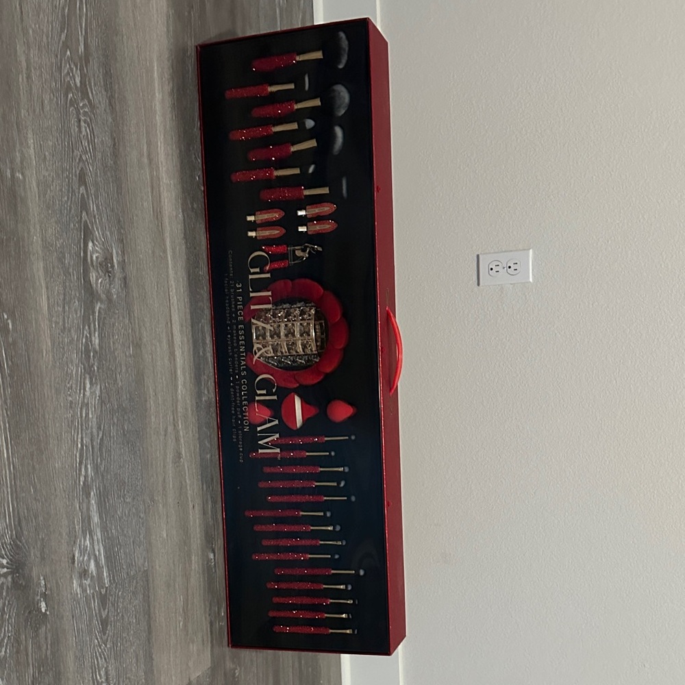 Glam Makeup Brush Collection with Red and Black Accents